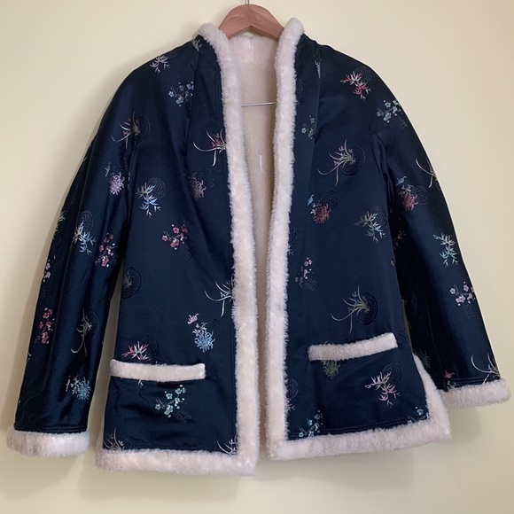 Vintage REVERSIBLE Asian Shearling Satin Embroidered Floral Open Front Jacket M - Picture 1 of 16